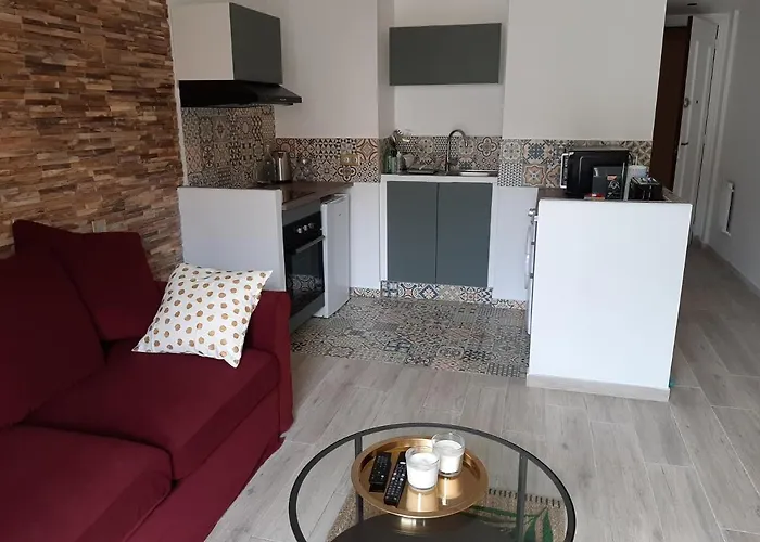 Studio Suquet Balcony 1 Min Beach, 10 Min Palais & Croisette Works